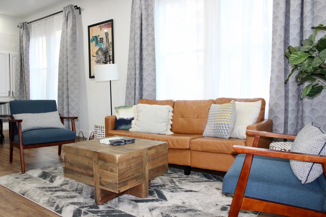 3 Bedroom Modern Ybor Home- Pet Friendly *