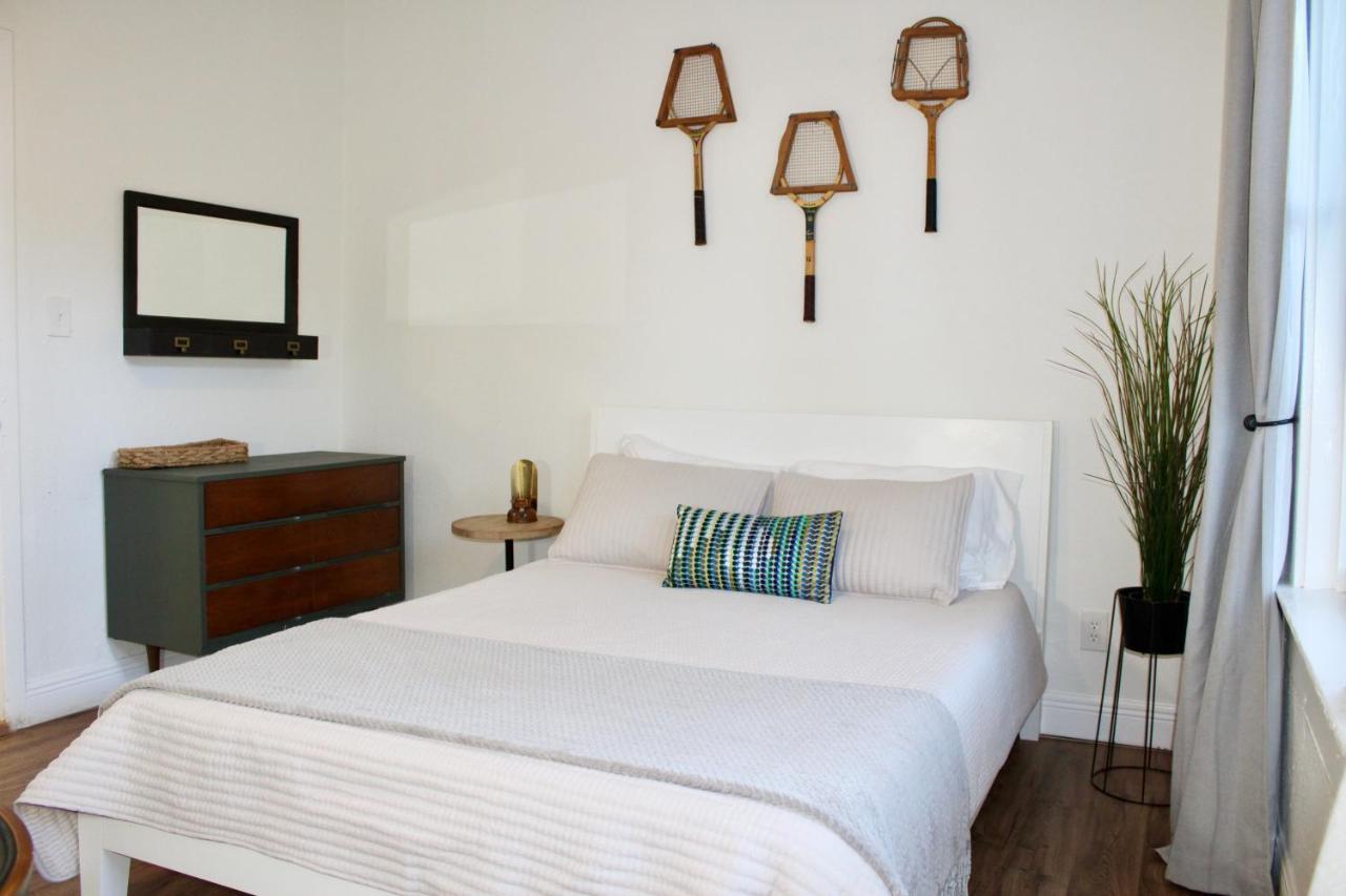 3 Bedroom Modern Ybor Home- Pet Friendly *