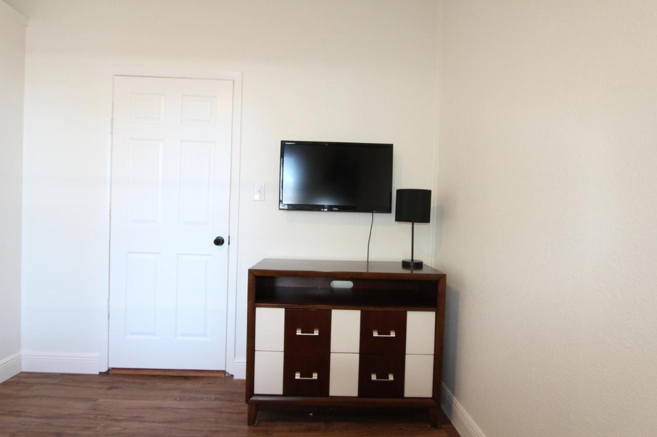 Holiday home 3 Bedroom Modern Ybor Home- Pet Friendly *